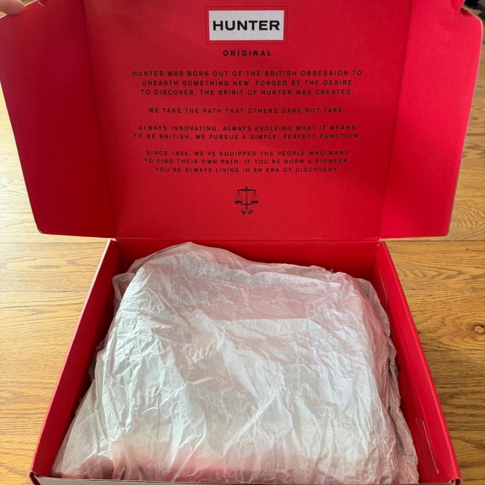LIKE NEW Hunter Women's PLAY™ Short Rain Boots in Black (Size US 6 / EU 37) - Picture 14 of 14